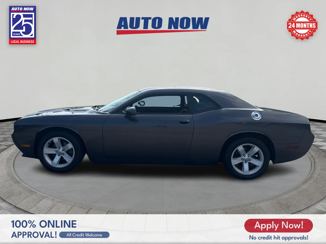 Used 2014 Gray Dodge SXT image 3