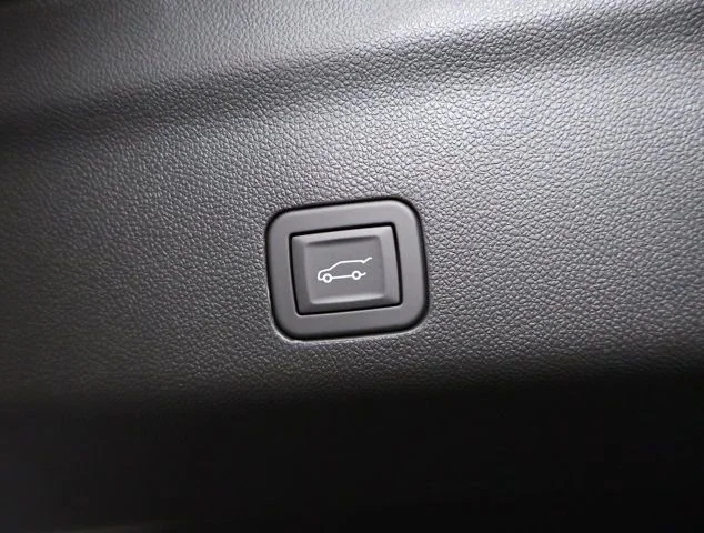 New 2026 Black Chevrolet High Country image 31