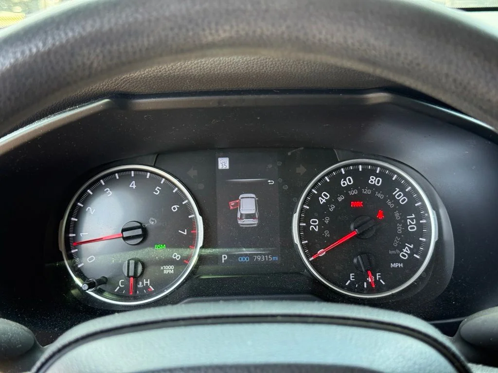 Used 2022 Gray Toyota XLE image 17