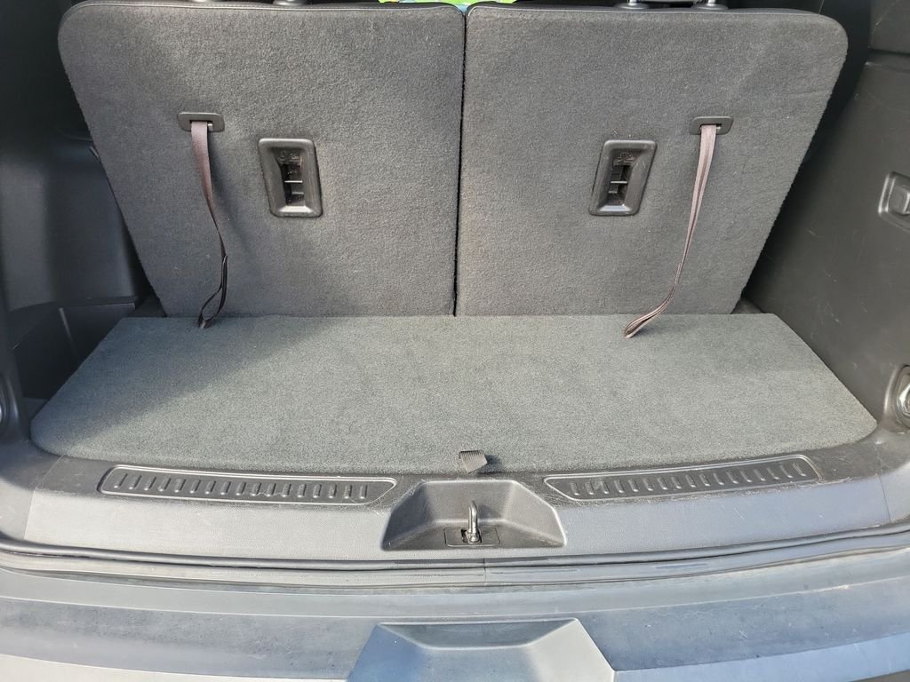 Used 2018 Silver GMC SLT-1 image 32