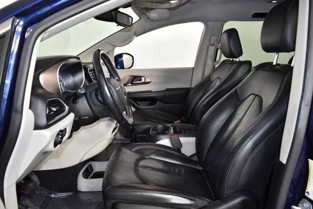2017 Chrysler Pacifica Touring-L - Photo 12