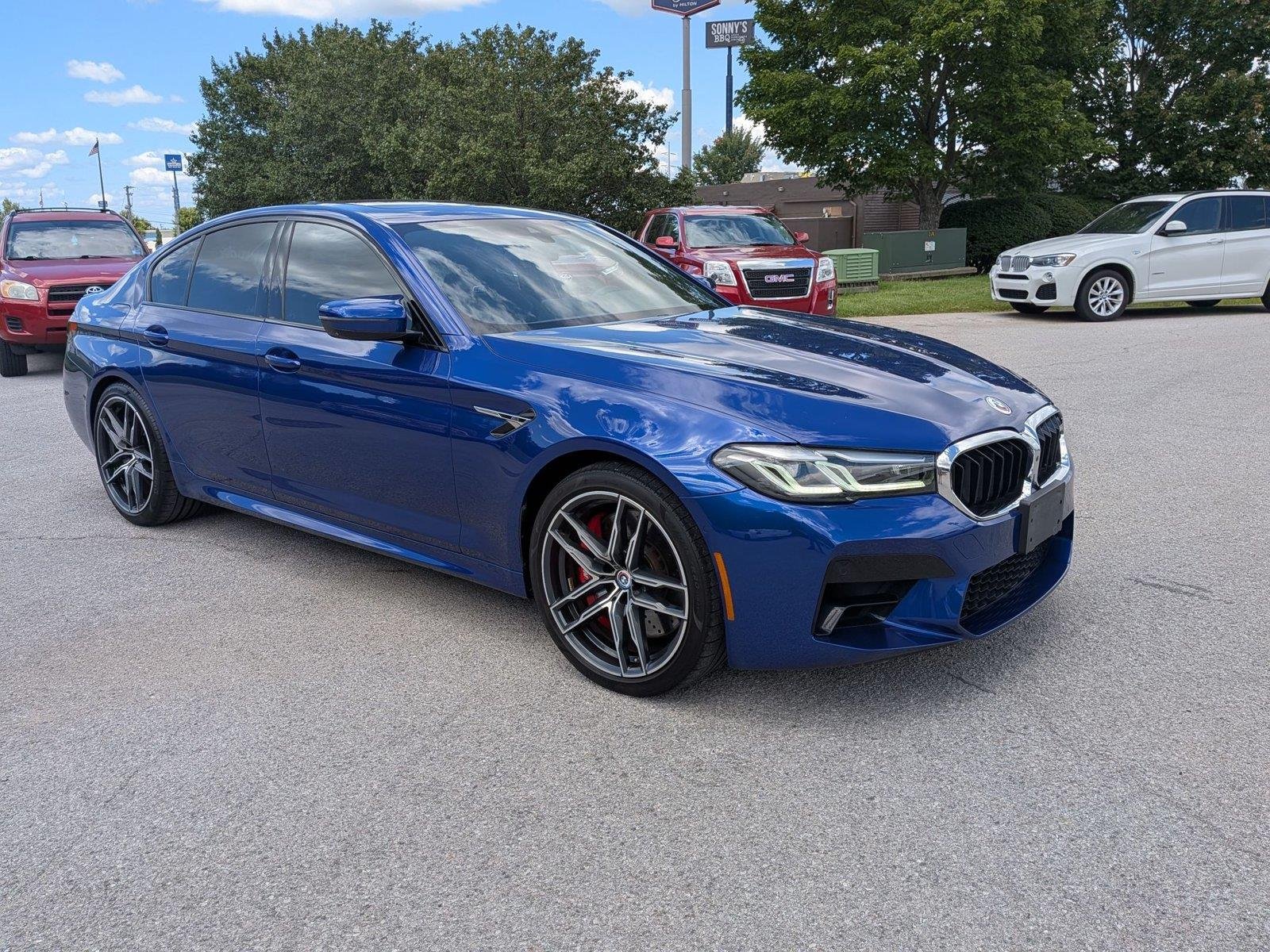 Used 2023 Marina Bay Blue Metallic BMW  image 7