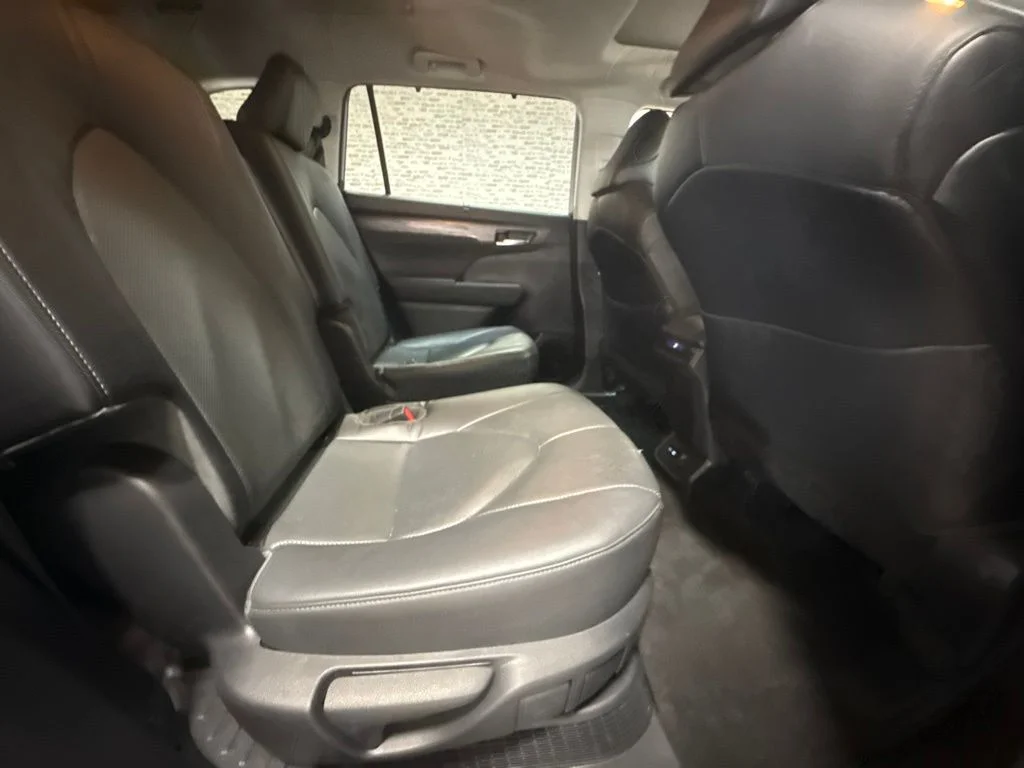 Used 2023 Moon Dust Toyota Limited image 13