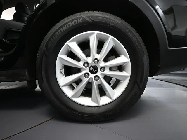 2019 Kia Sorento LX - Photo 11