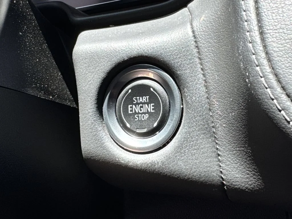 Used 2024 Summit White Chevrolet Z71 image 18