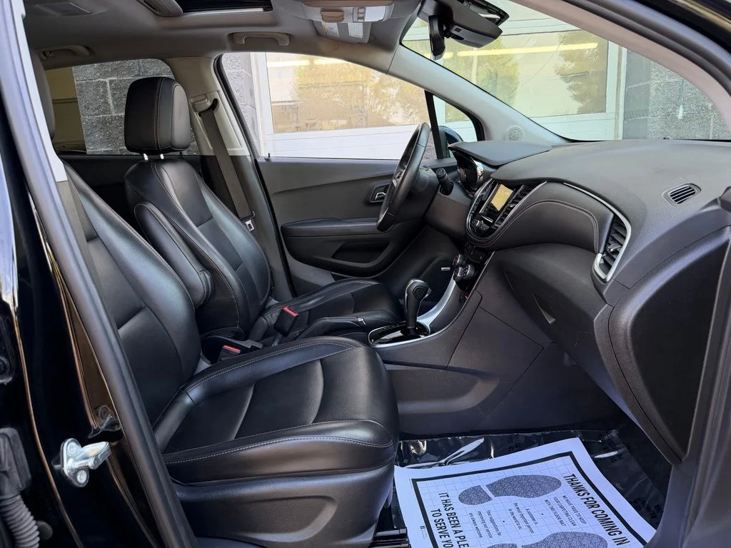 Used 2018 Black Chevrolet Premier image 30