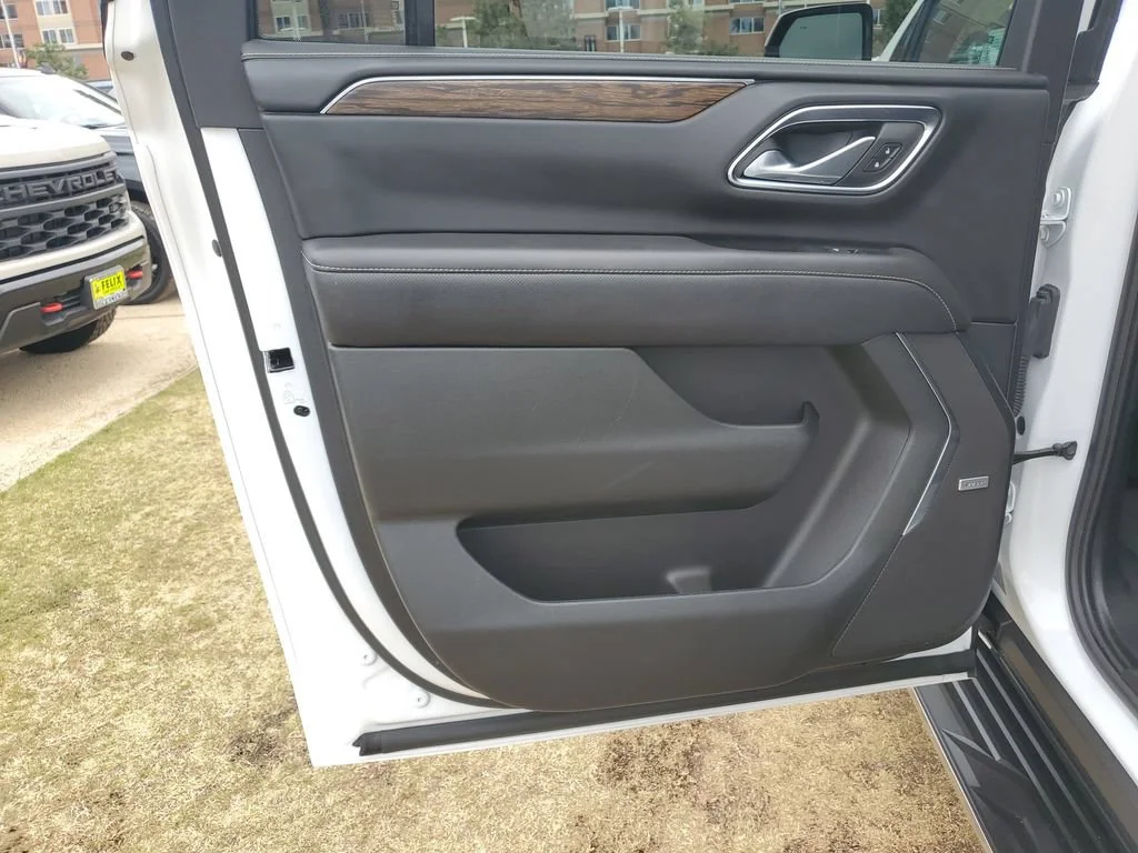 Used 2024 Summit White Chevrolet Premier image 17