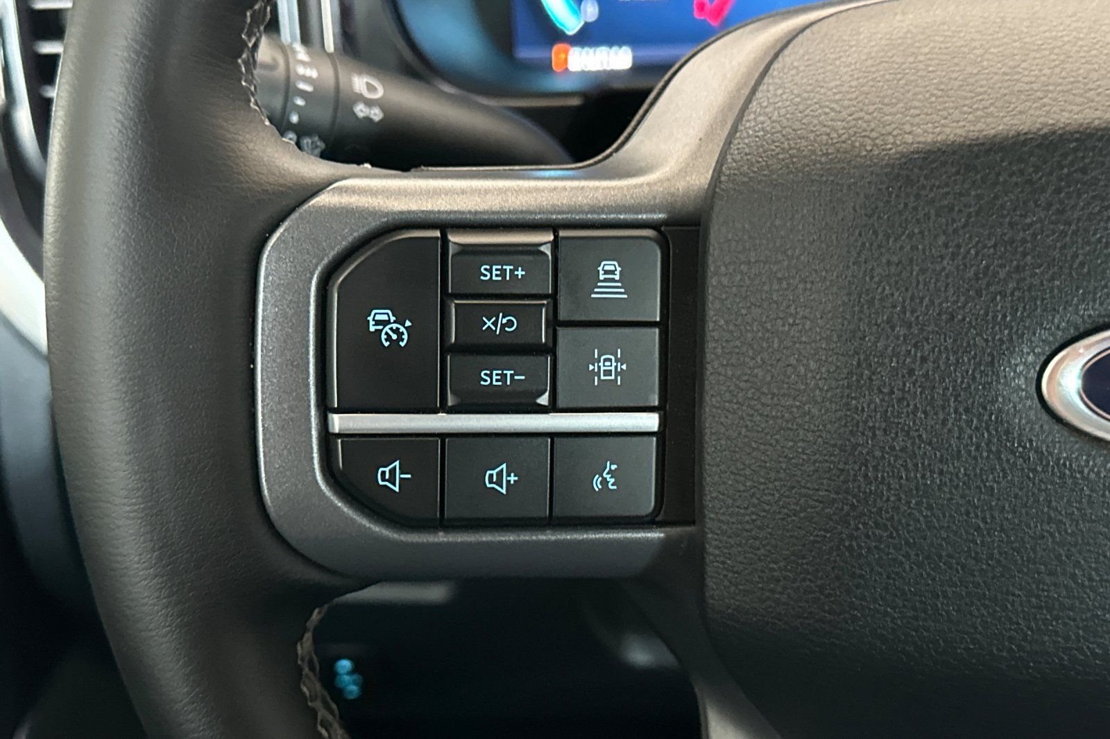 Used 2025 White Ford Lariat image 25