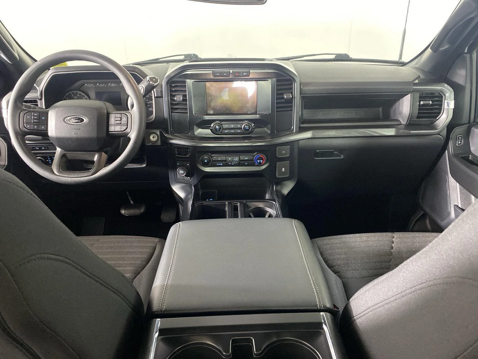 Used 2023 Oxford White Ford XL image 33
