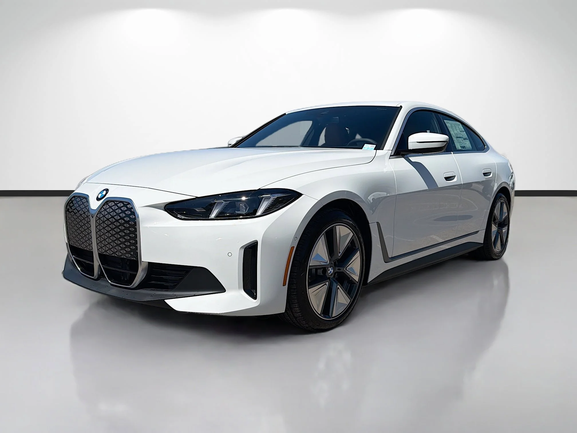 New 2026 Alpine White BMW eDrive40 image 7