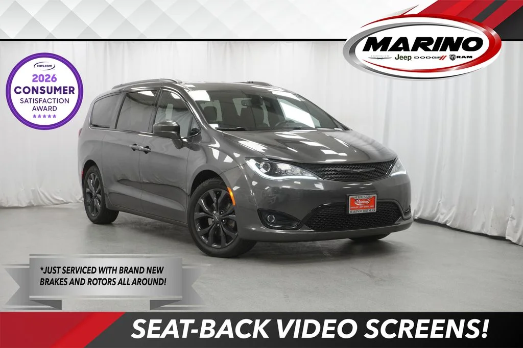 2019 Chrysler Pacifica Touring L Plus's photo