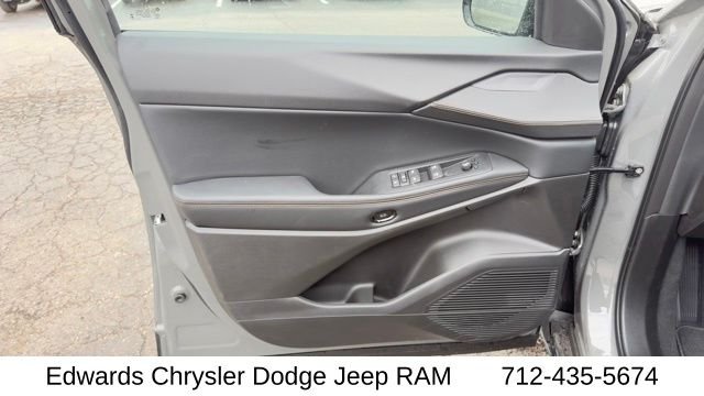 New 2026 Sting-Gray Clear-Coat Exterior Paint Jeep Limited image 15