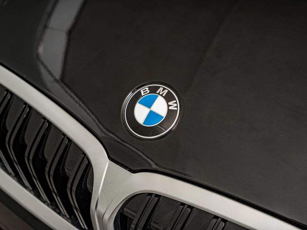 New 2026 Black Sapphire Metallic BMW 330i xDrive image 3