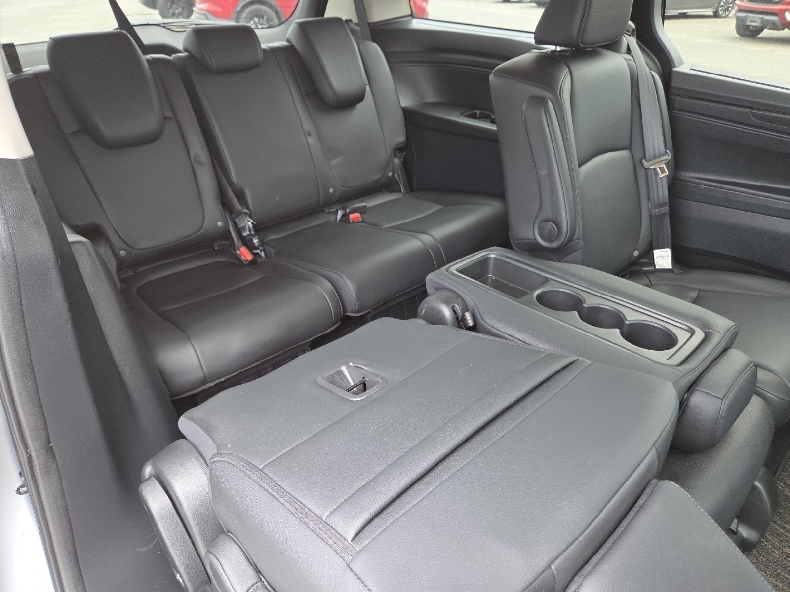 Used 2025 Solar Silver Metallic Honda EX-L image 25