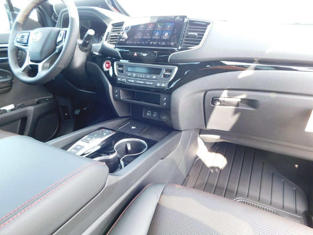 New 2026 Platinum White Pearl Honda Black Edition image 23