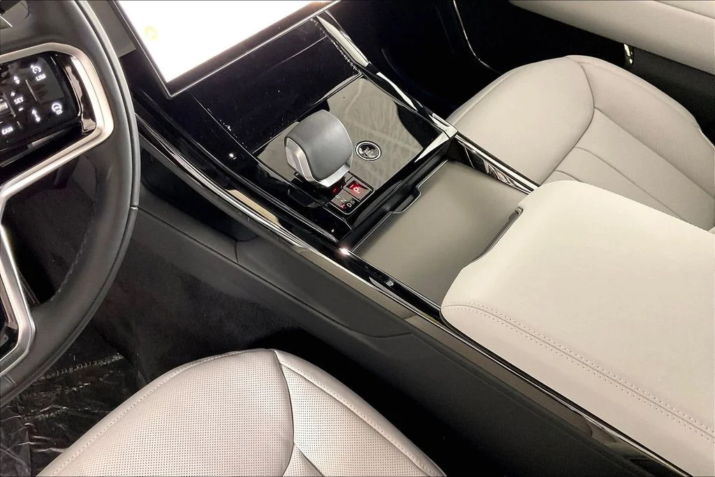 New 2025 White Land Rover SE image 6