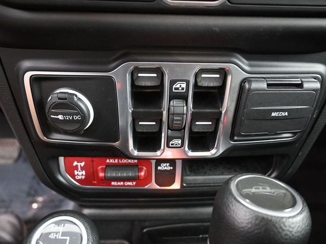 Used 2023 Black Jeep Mojave image 37