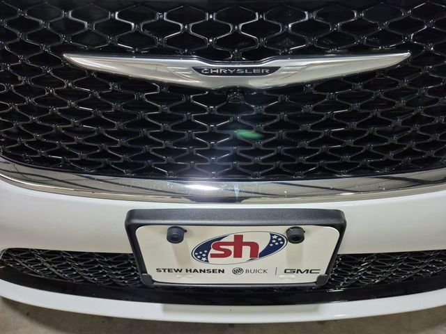 Used 2023 Bright White Clearcoat Chrysler Touring L image 28