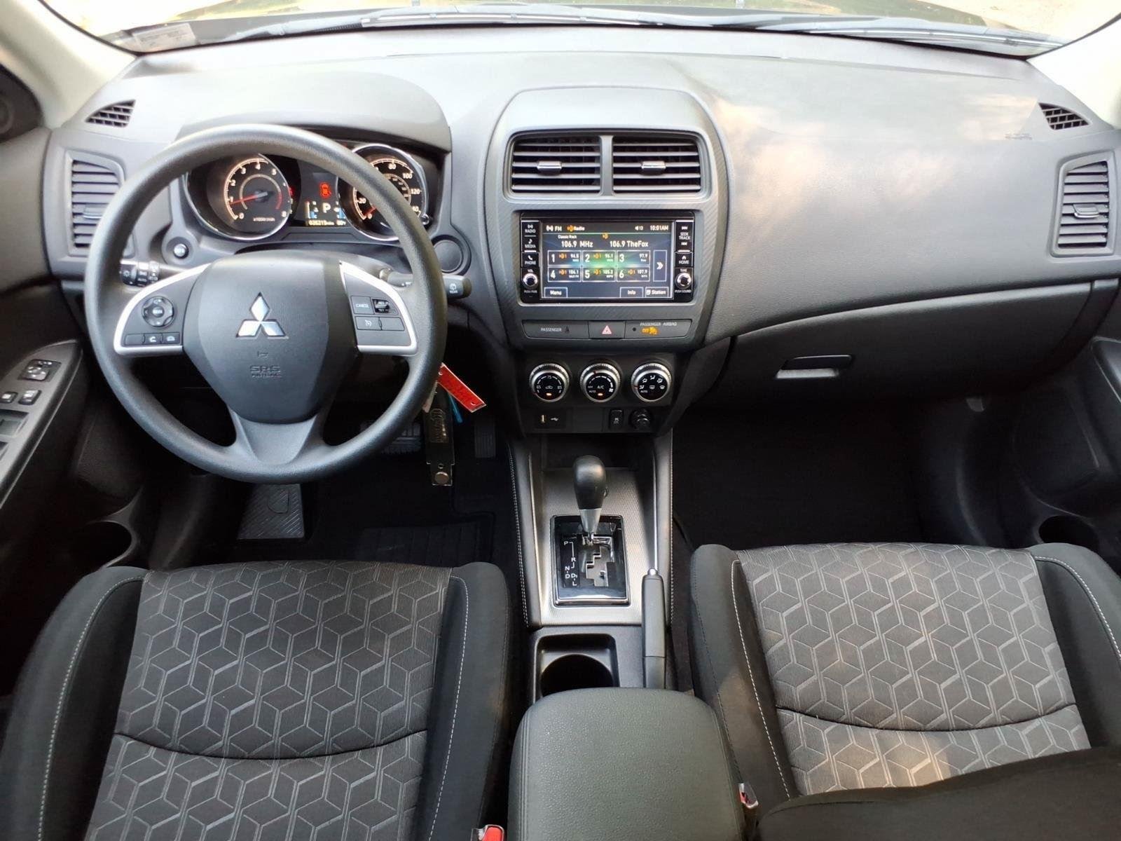 Used 2025  MITSUBISHI  image 26