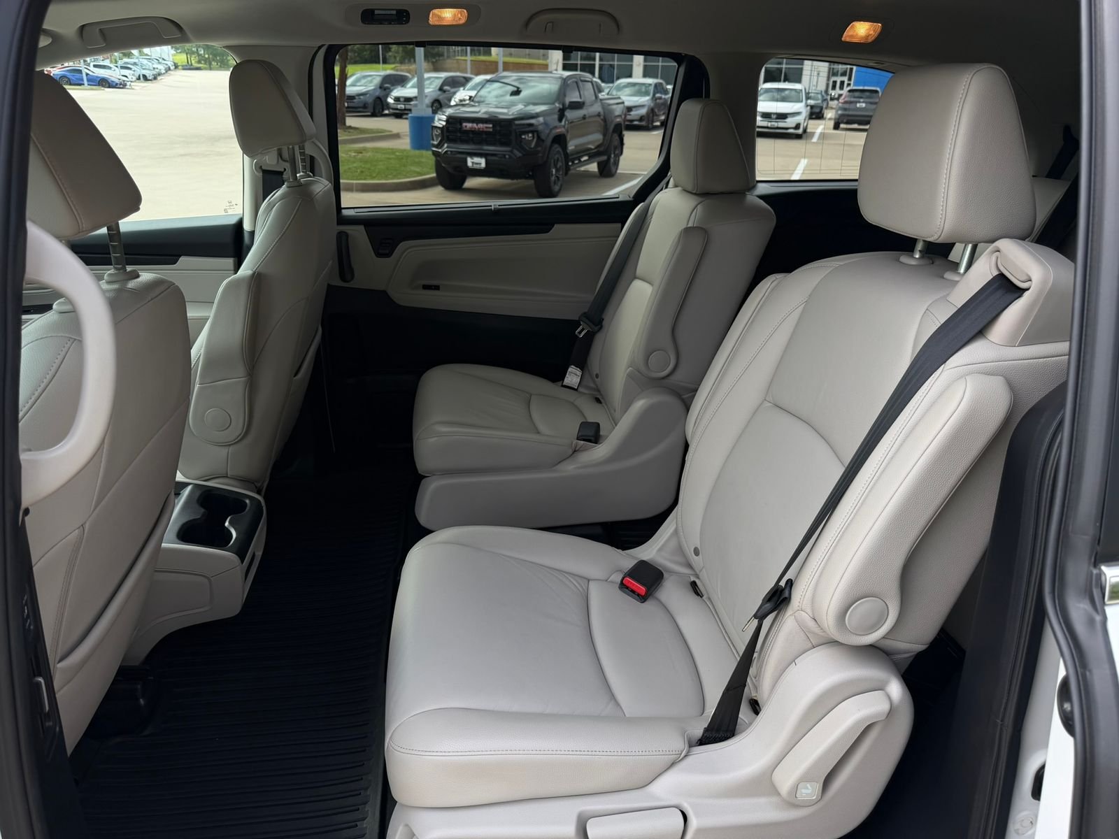 Certified Used 2025 Platinum White Pearl Honda EX-L image 27