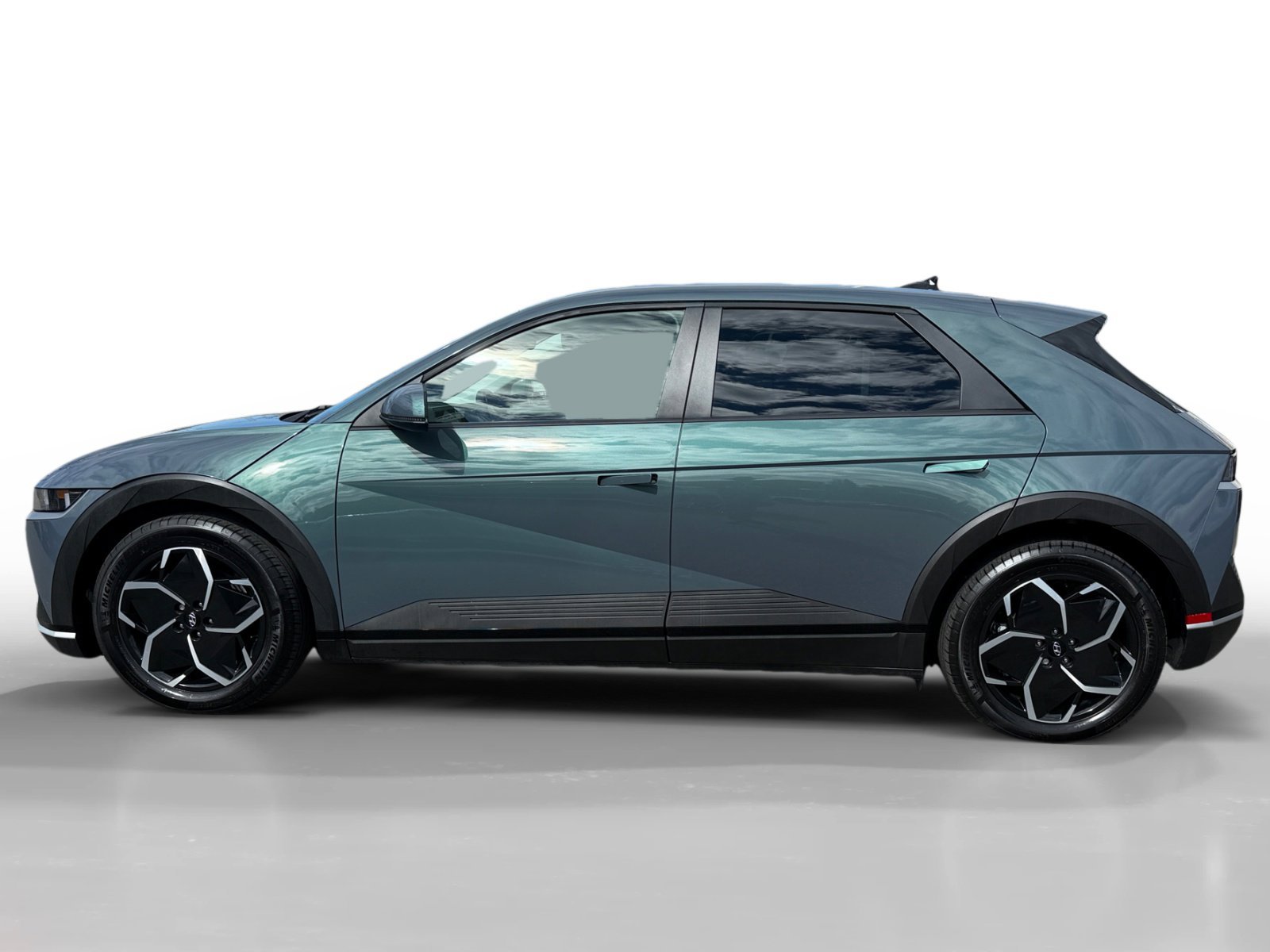 Used 2024 Hyundai IONIQ 5 SEL with VIN KM8KN4DE9RU295723 for sale in Vallejo, CA