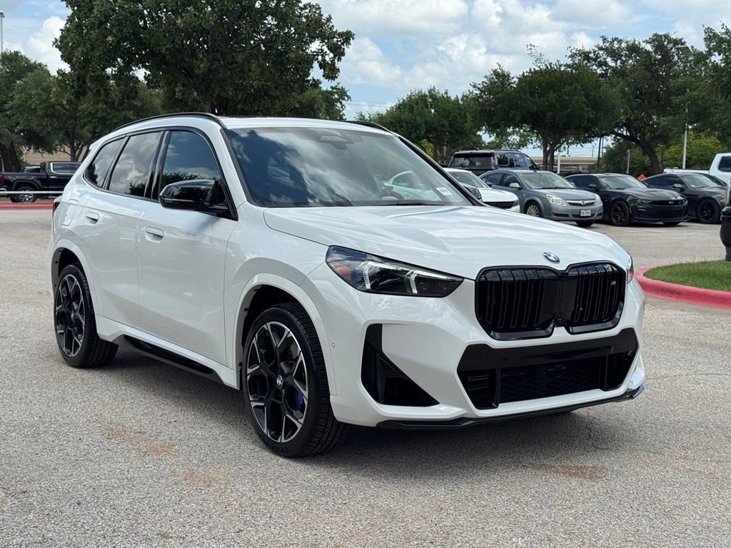 Used 2025 White BMW M35i image 8