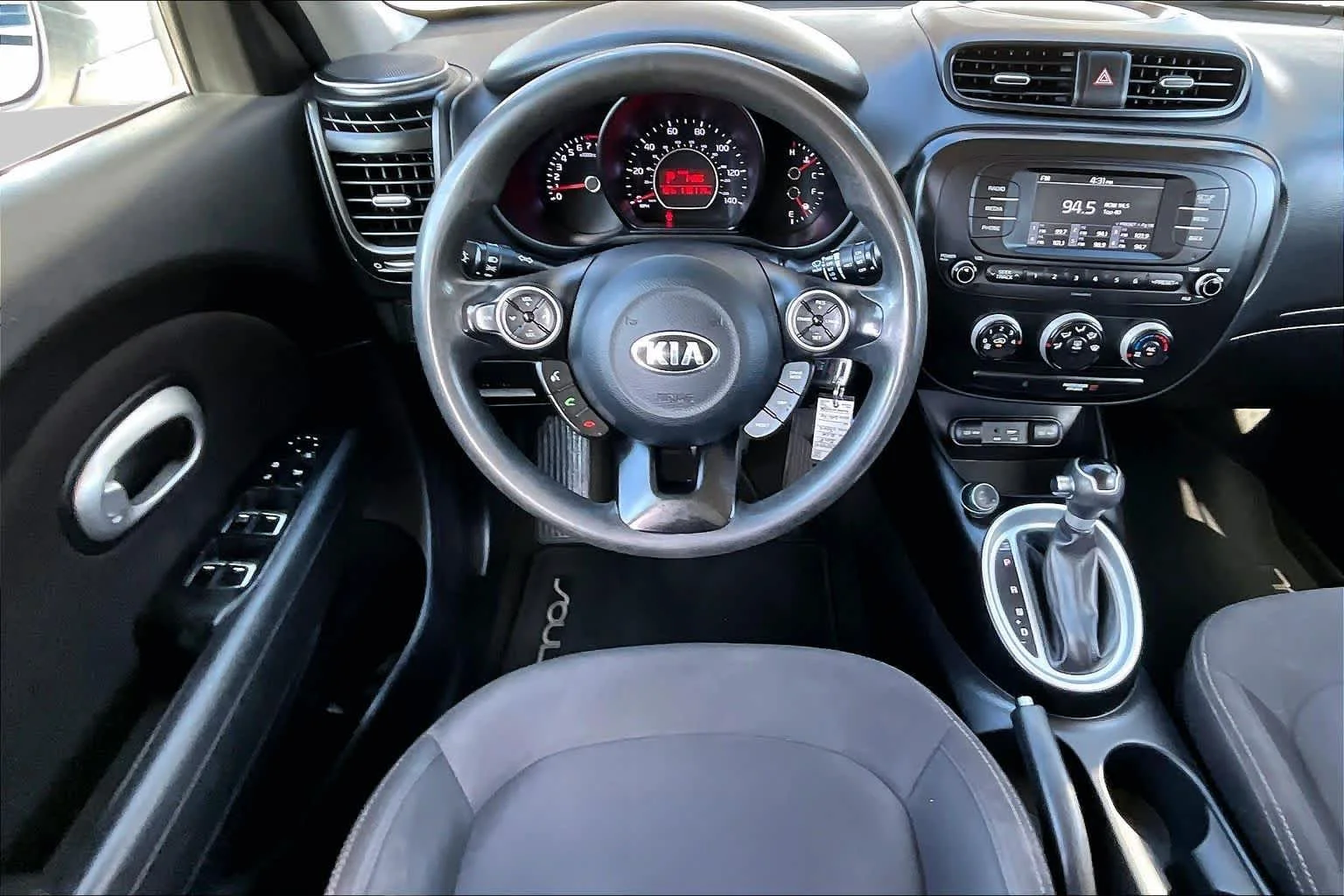 Used 2018 Clear White Kia Base image 6