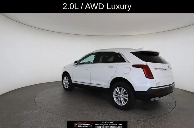 Used 2022 White Cadillac Luxury image 11