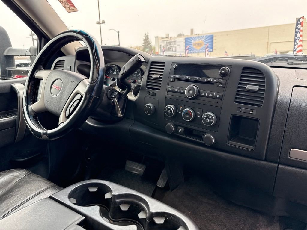 Used 2013 Stealth Gray Metallic GMC SLE image 32