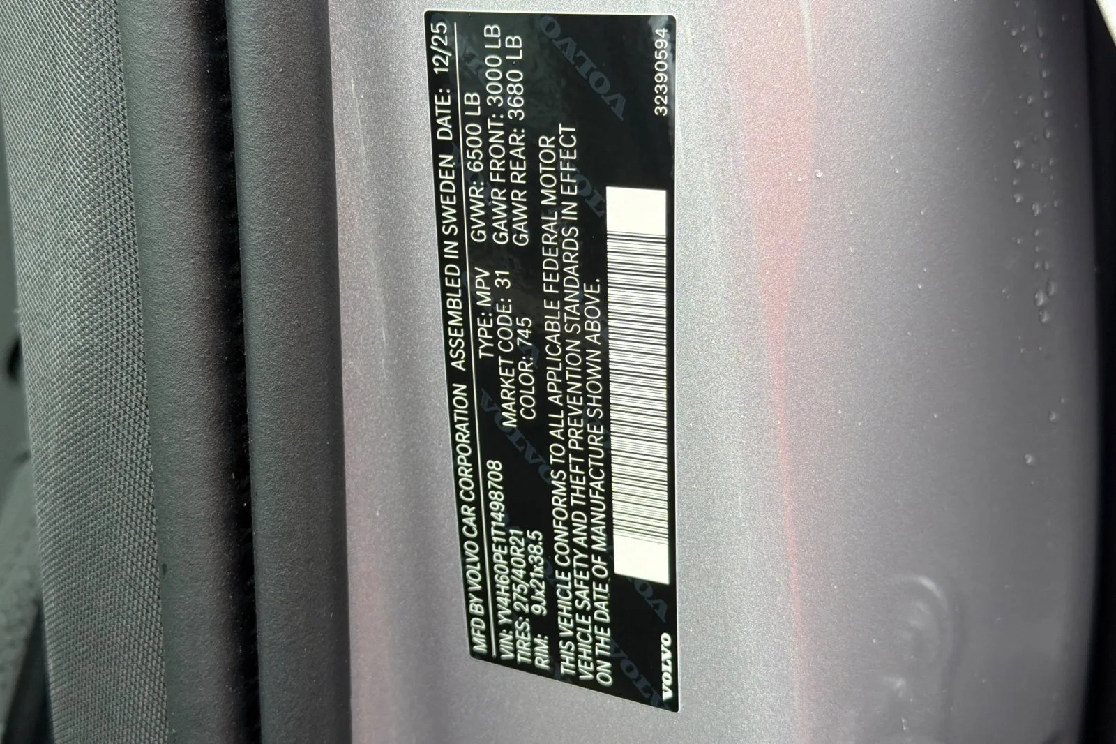 New 2026 AURORA SILVER Volvo Plus image 22