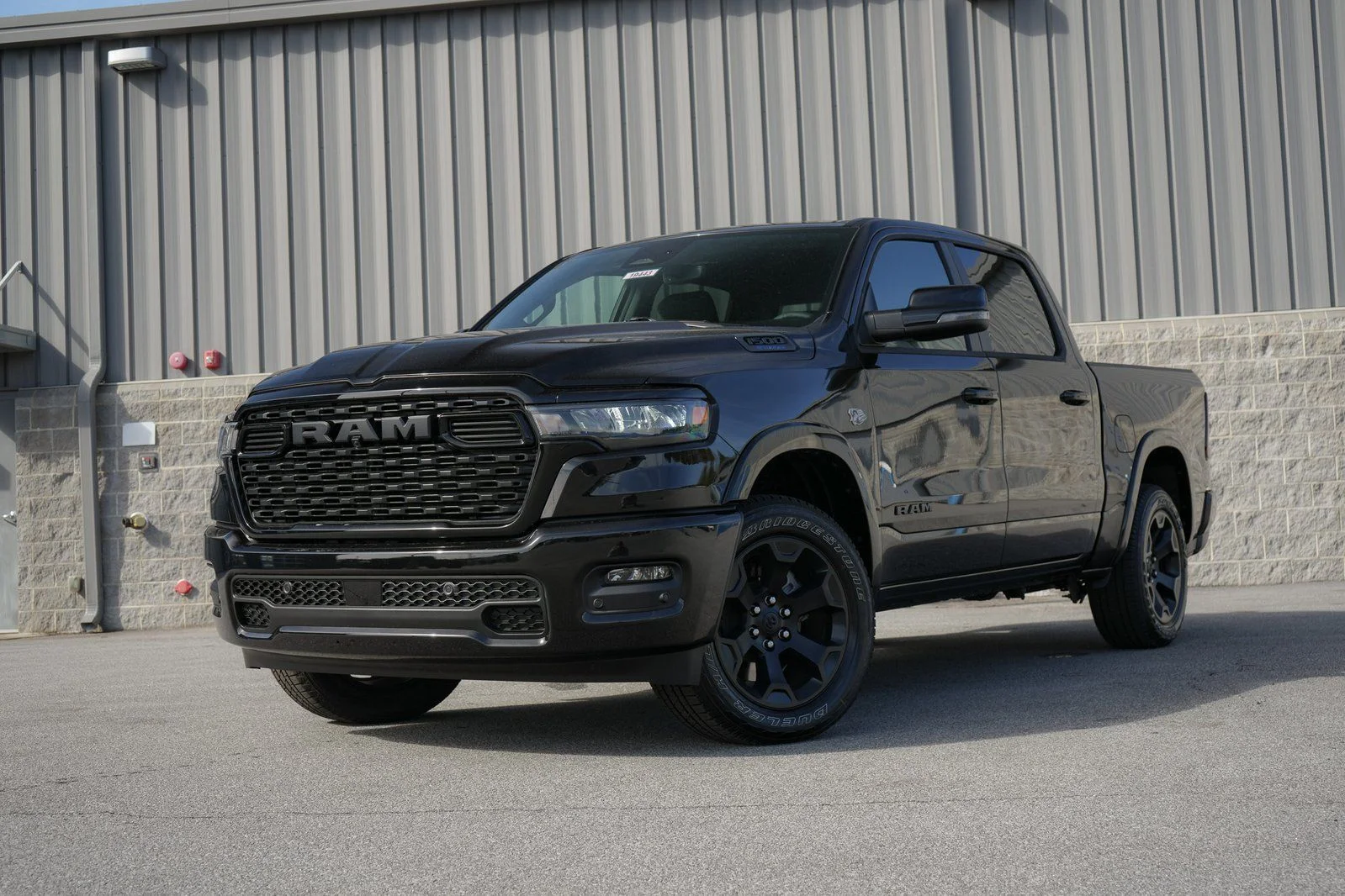 New 2026 Diamond Black Crystal Pearl-Coat Exterior Paint RAM Big Horn/Lone Star image 1