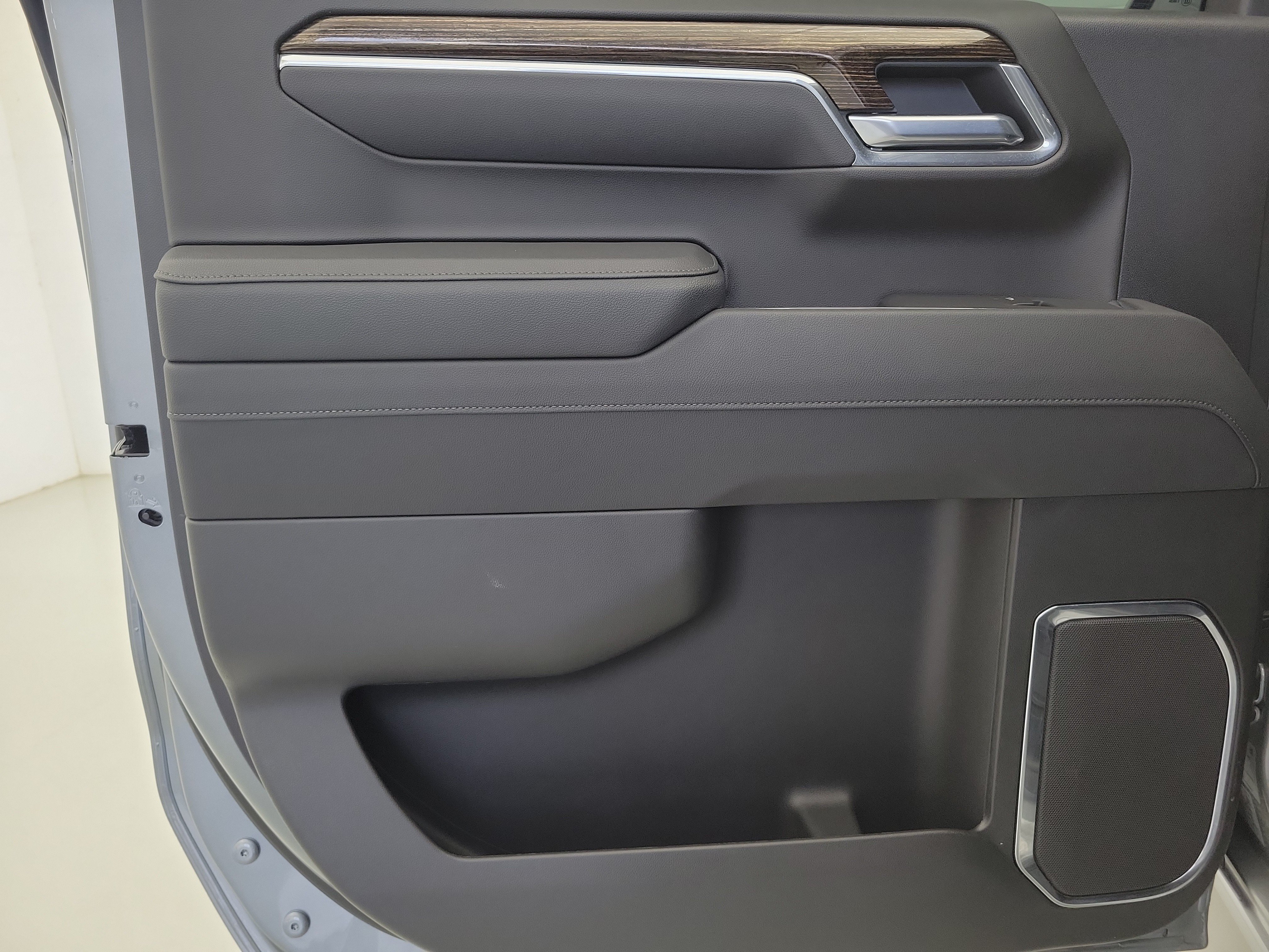 Used 2026 Sterling Metallic GMC Elevation image 14