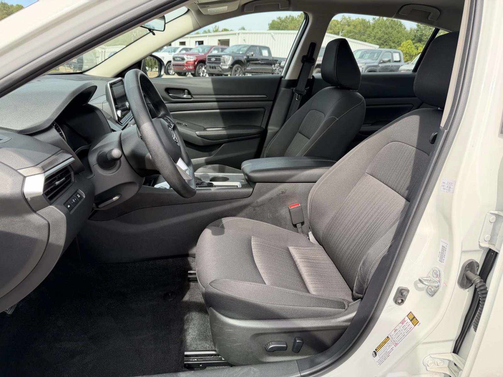 Used 2026 Glacier White Nissan SV image 14