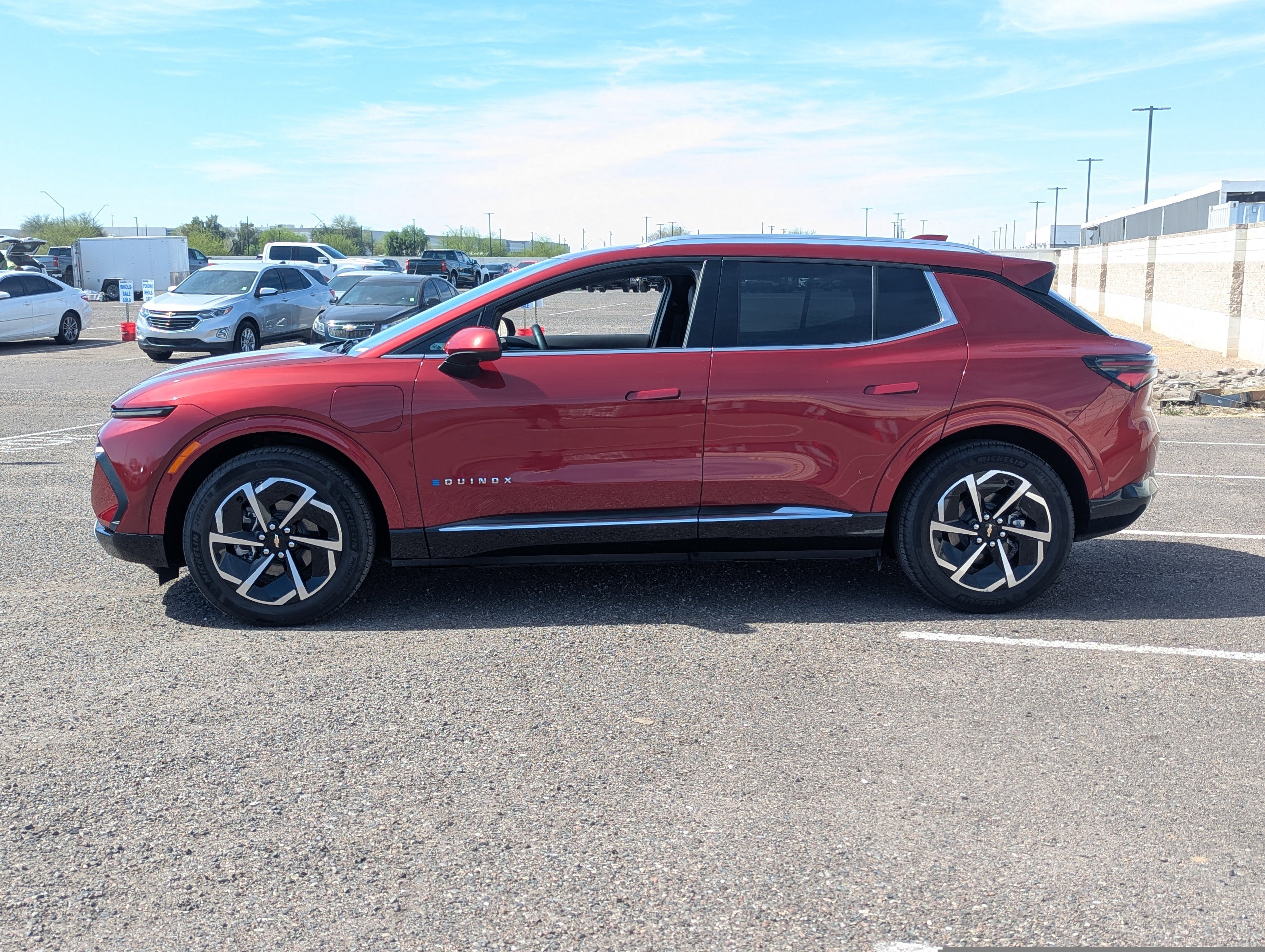 Used 2025 Chevrolet Equinox EV LT with VIN 3GN7DLRP7SS189978 for sale in Avondale, AZ