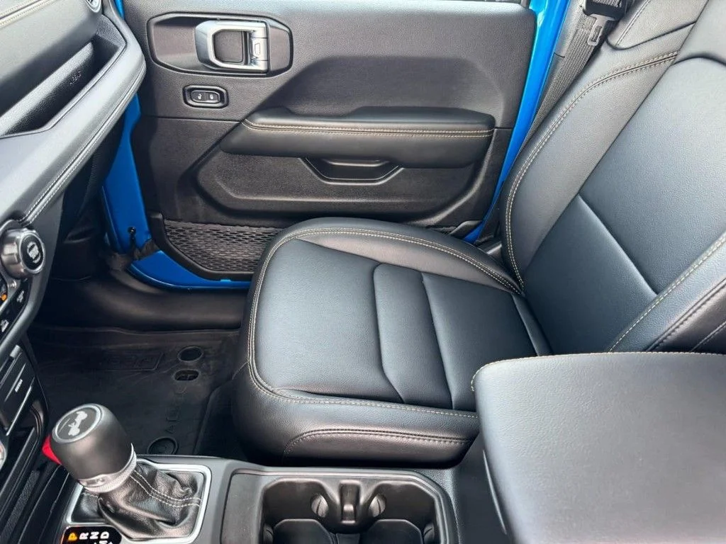 Used 2024 Blue Jeep Sahara image 13