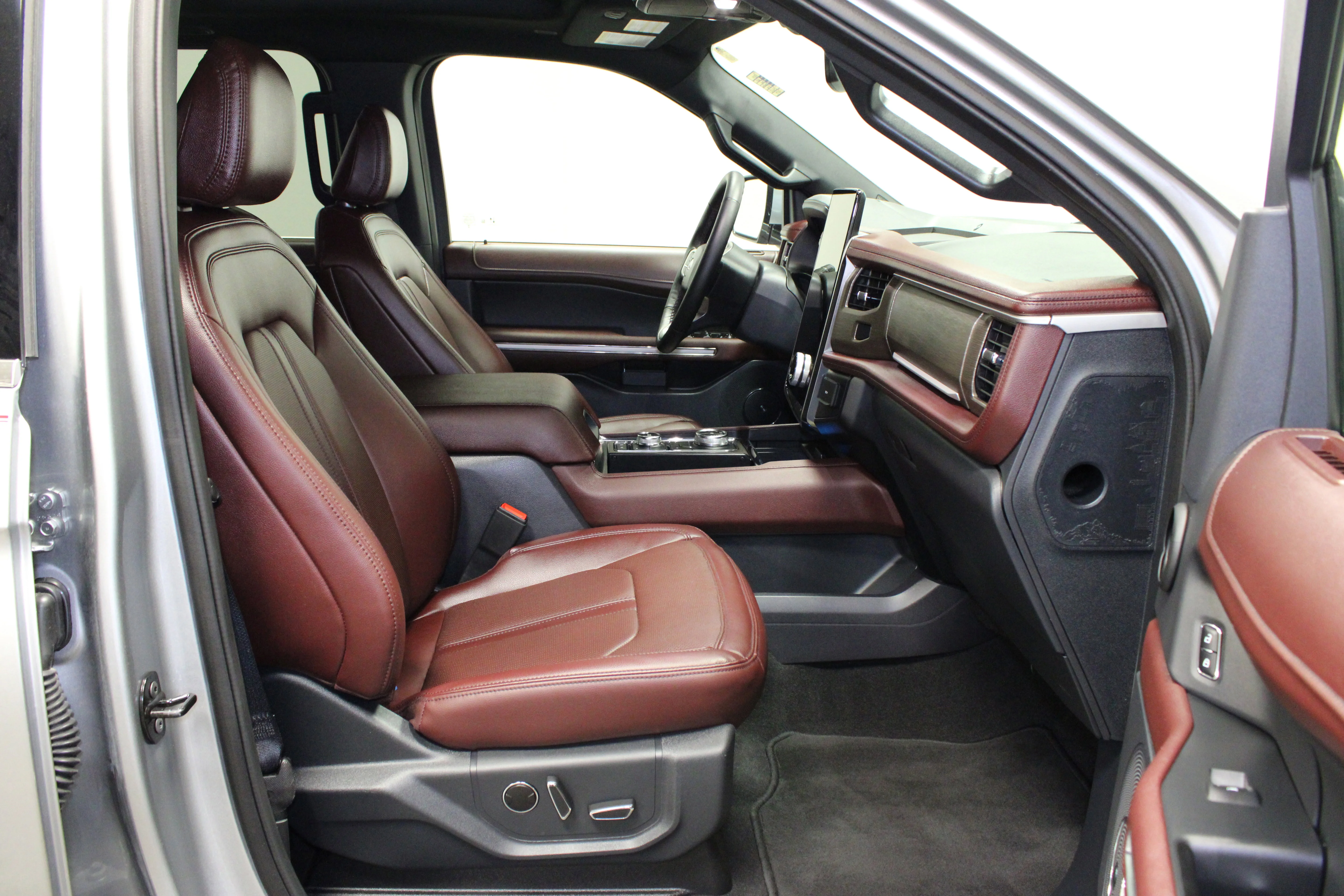 Used 2024 Silver Metallic Ford Limited image 14