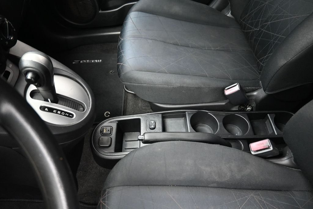 Used 2013  Mazda Sport image 17