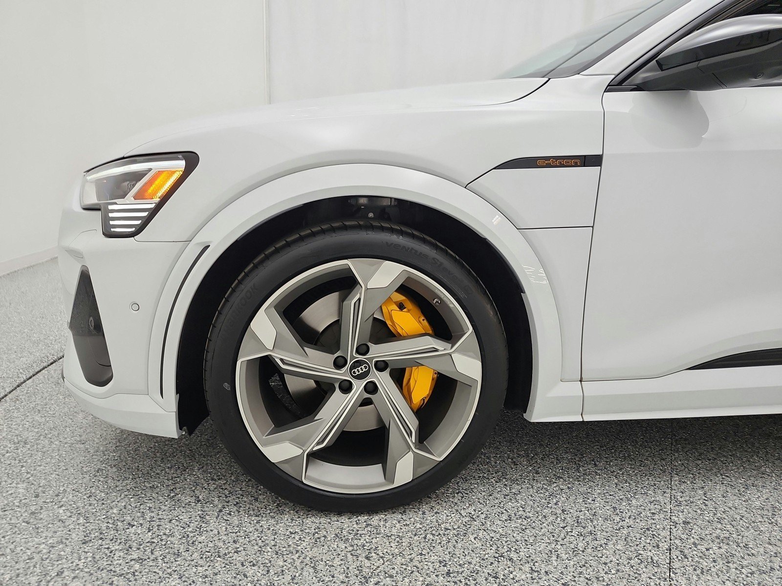 Used 2023 Glacier White Metallic Audi Premium Plus quattro image 25