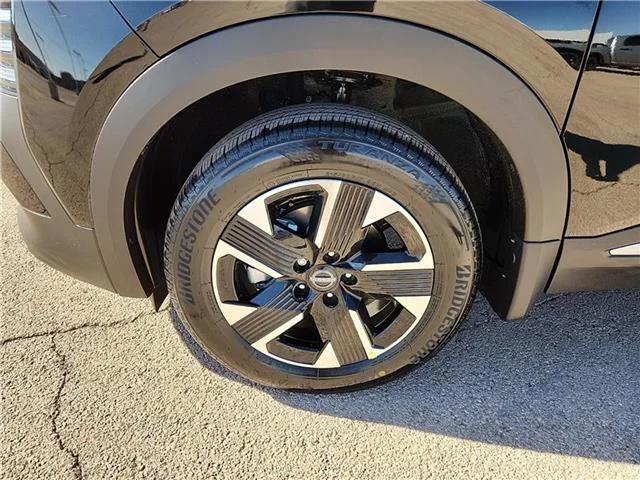New 2026 KH3 Super Blac Nissan SV All-Wheel Drive image 5
