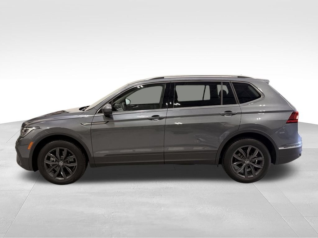 Used 2023 Volkswagen Tiguan SE with VIN 3VVMB7AX1PM018743 for sale in Golden Valley, Minnesota