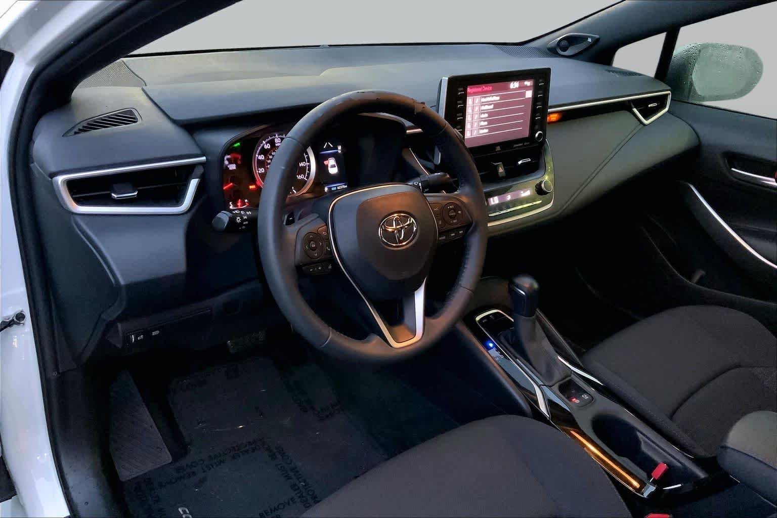 Used 2020 Super White Toyota SE image 16