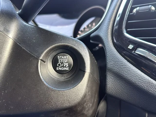 Used 2018 Black Jeep Latitude image 13