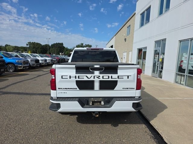 Used 2023 White Chevrolet Custom image 5