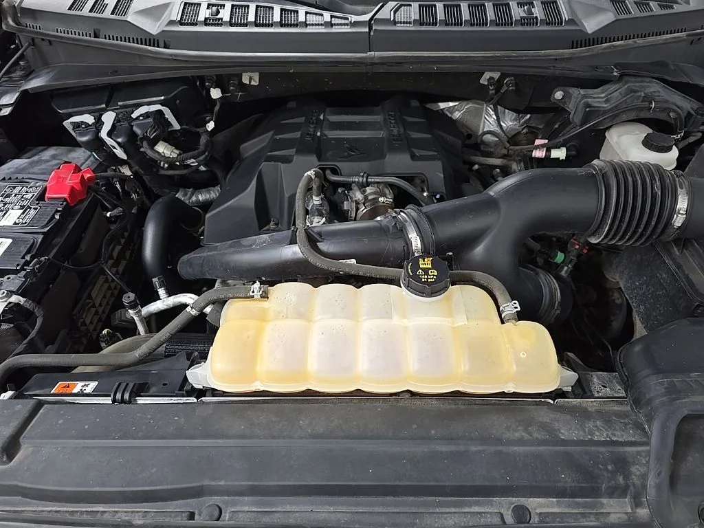 Used 2018 Gray Ford XL image 17