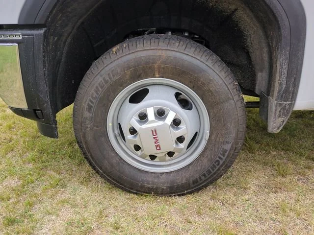 New 2026 Summit White GMC Pro image 10