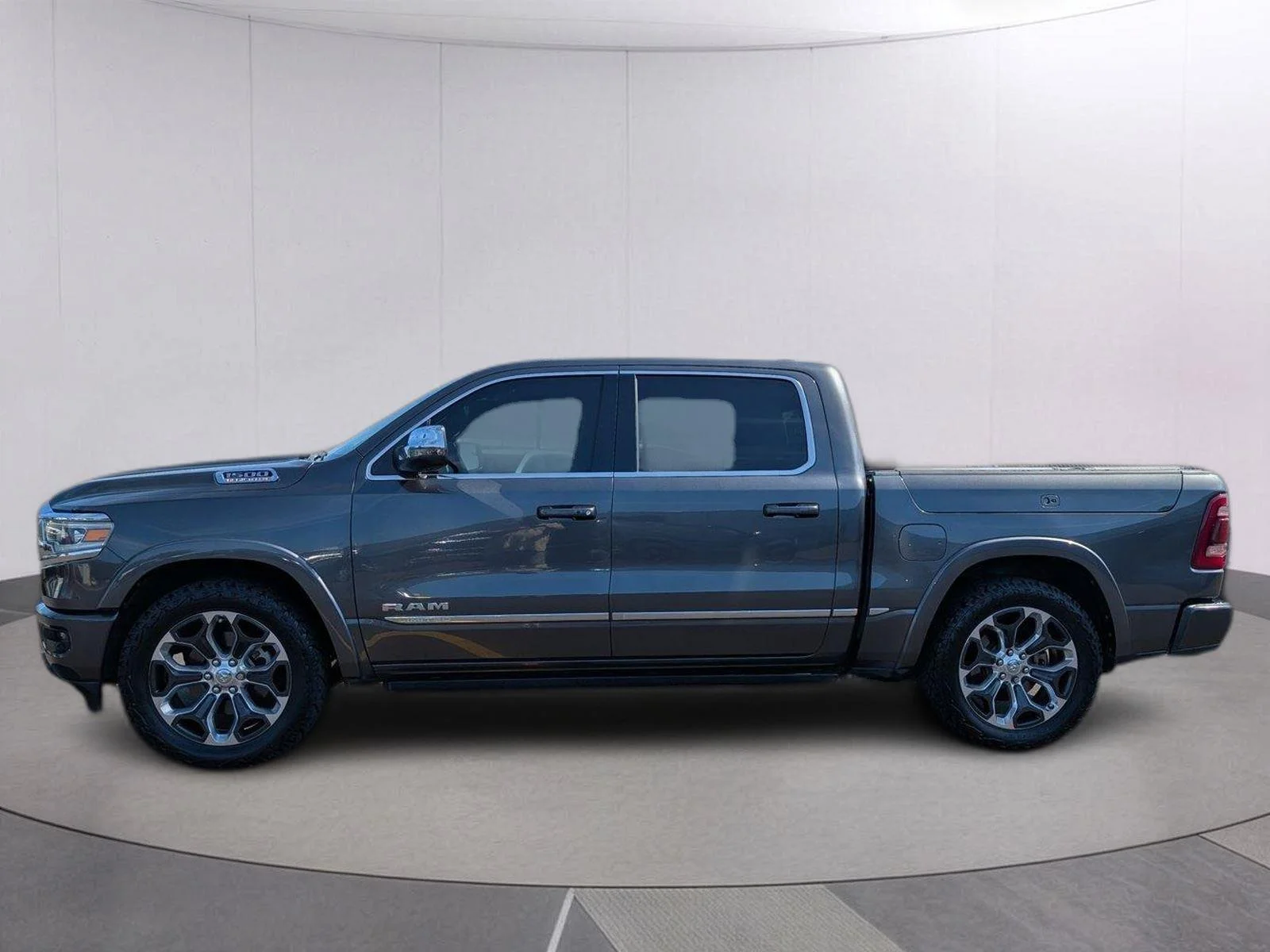 Used 2023 Granite Crystal Metallic Clearcoat Ram Limited image 2