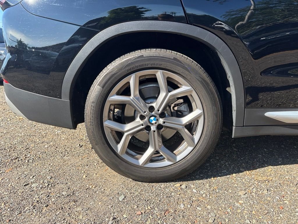 Used 2022 Black BMW xDrive30i image 19