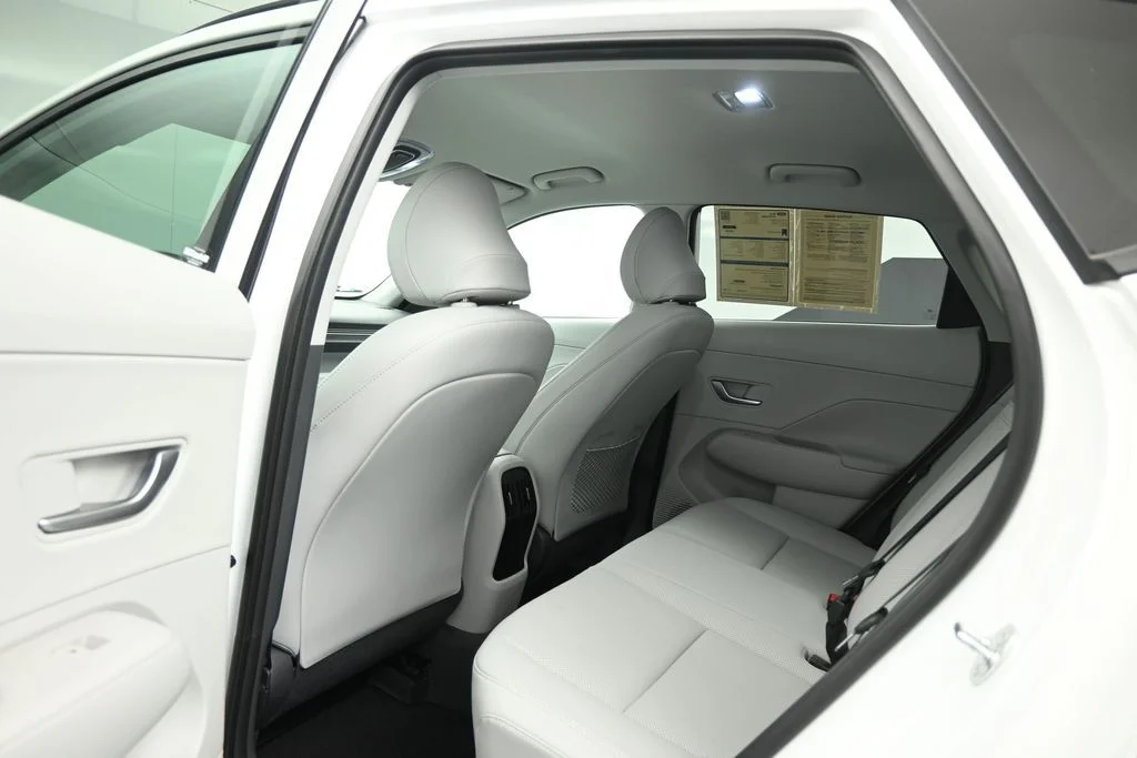 Used 2026 White Hyundai SEL Premium image 18