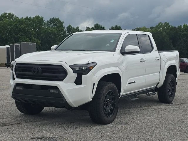 Used 2025 White Toyota SR5 image 1