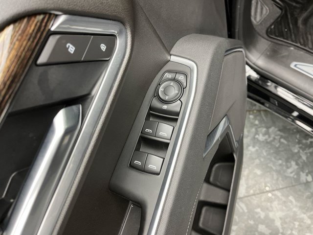 Used 2026 Onyx Black GMC Elevation image 9